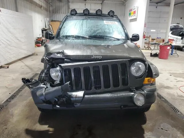 1J4GL38K26W267606 2006 2006 Jeep Liberty- Renegade 5