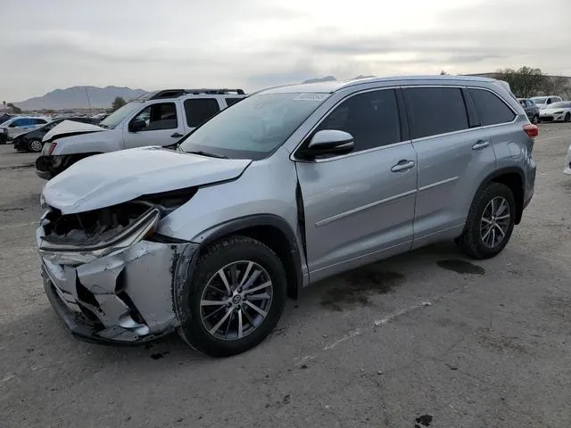 5TDJZRFHXJS529725 2018 2018 Toyota Highlander- SE 1