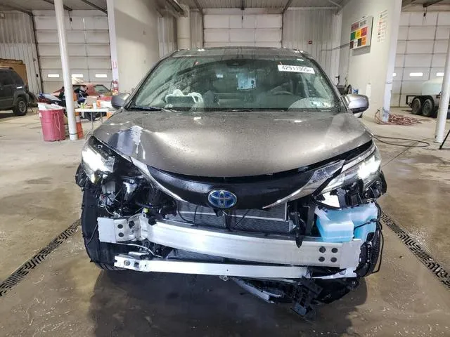 5TDYSKFC5RS142123 2024 2024 Toyota Sienna- Xle 5