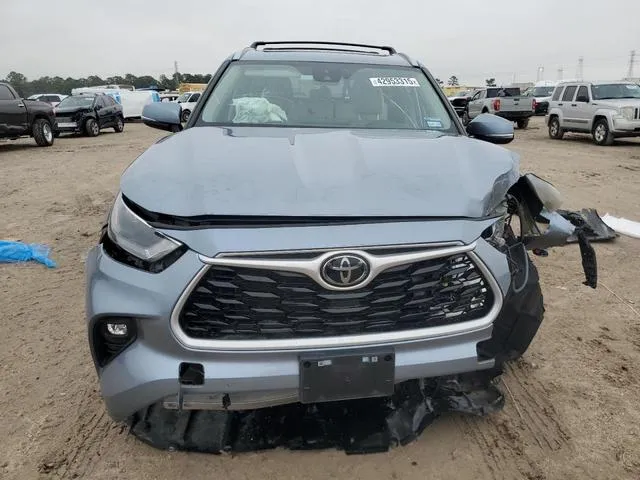 5TDKDRAH6RS536631 2024 2024 Toyota Highlander- LE 5