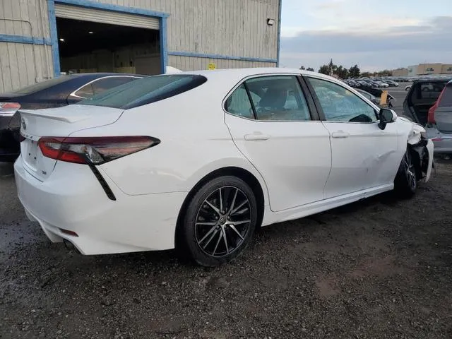 4T1G11AK0NU674677 2022 2022 Toyota Camry- SE 3