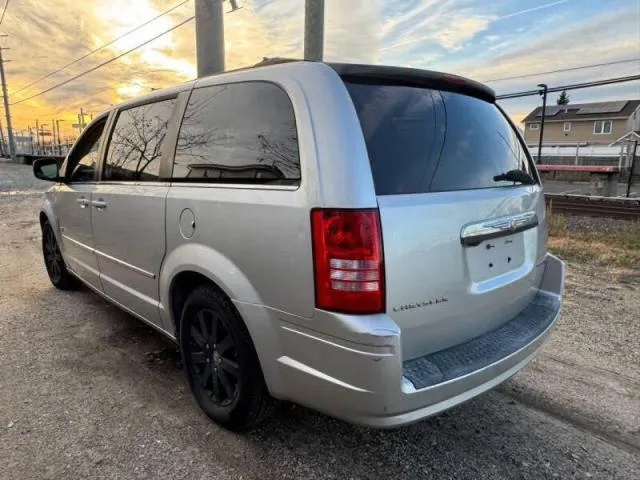 2A8HR54199R676516 2009 2009 Chrysler Town and Country- Touring 3