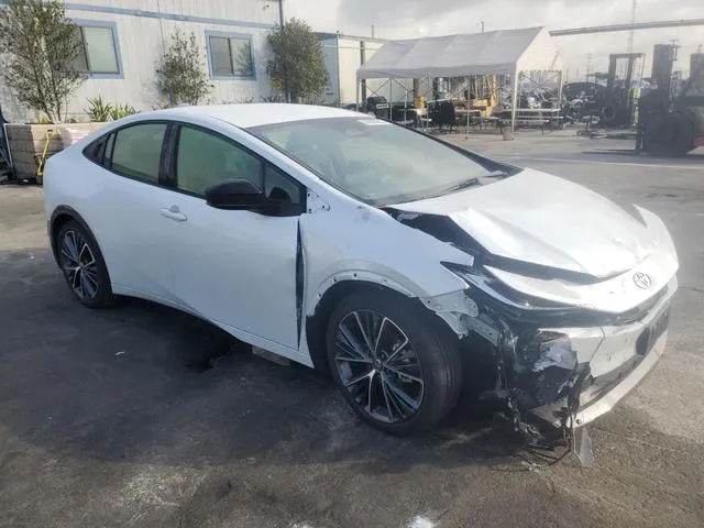 JTDACAAU3R3032519 2024 2024 Toyota Prius- LE 4