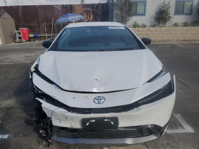 JTDACAAU3R3032519 2024 2024 Toyota Prius- LE 5