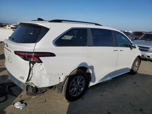 5TDYRKEC8RS189658 2024 2024 Toyota Sienna- Xle 3