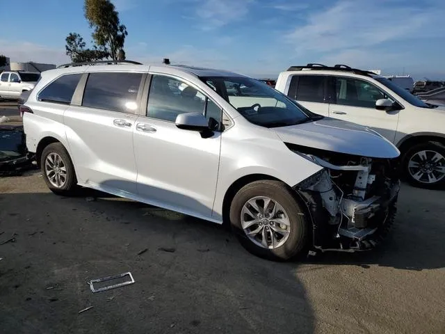 5TDYRKEC8RS189658 2024 2024 Toyota Sienna- Xle 4