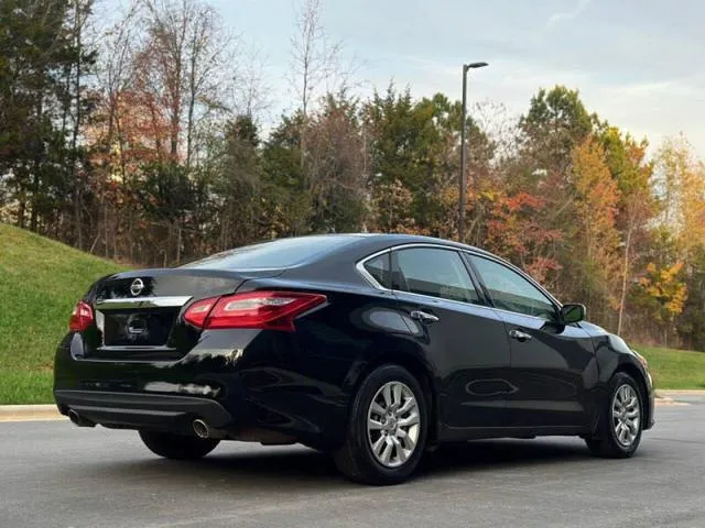 1N4AL3AP2HC237677 2017 2017 Nissan Altima- 2-5 4