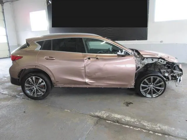 SJKCH5CR6HA023217 2017 2017 Infiniti QX30- Base 3