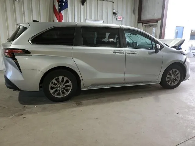 5TDKRKEC8NS123112 2022 2022 Toyota Sienna- LE 3