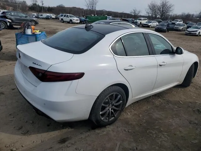 ZARFAEDN2J7576679 2018 2018 Alfa Romeo Giulia- Q4 3