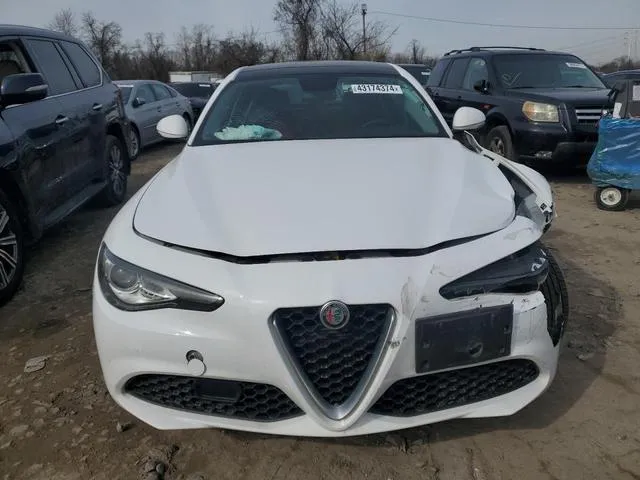 ZARFAEDN2J7576679 2018 2018 Alfa Romeo Giulia- Q4 5