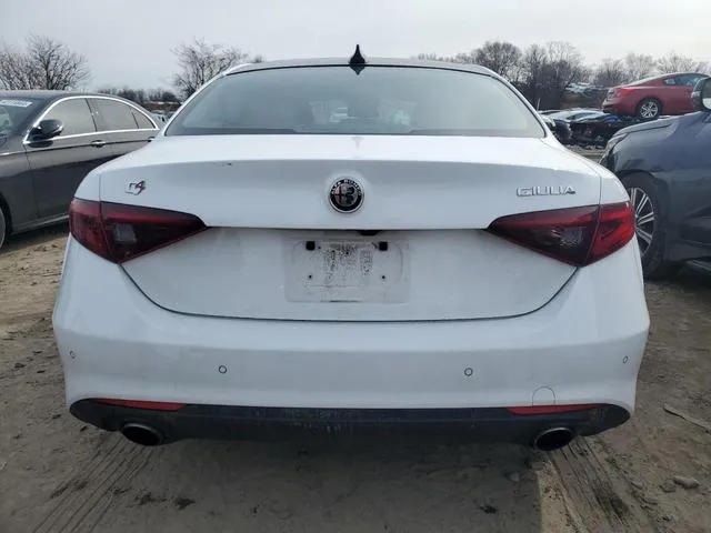 ZARFAEDN2J7576679 2018 2018 Alfa Romeo Giulia- Q4 6