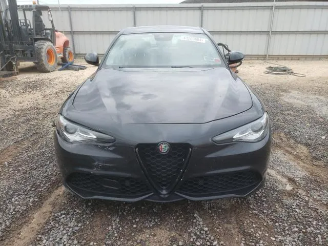 ZARFAEEN6J7576120 2018 2018 Alfa Romeo Giulia- Ti Q4 5