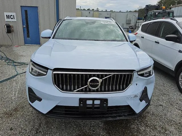 YV4L12UK0R2281412 2024 2024 Volvo XC40- Core 5