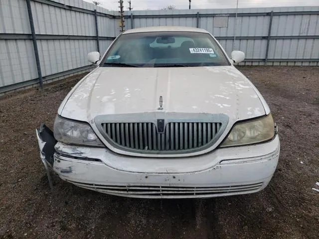 1LNHM81W46Y600843 2006 2006 Lincoln Town Car- Signature 5