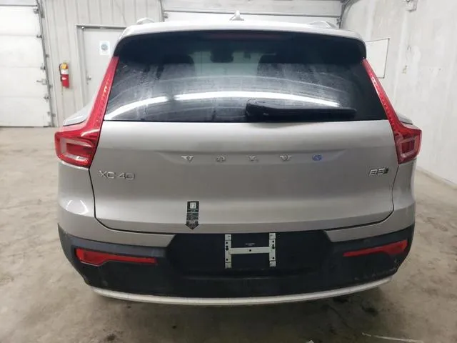 YV4L12UE5S2509226 2025 2025 Volvo XC40- Plus 6