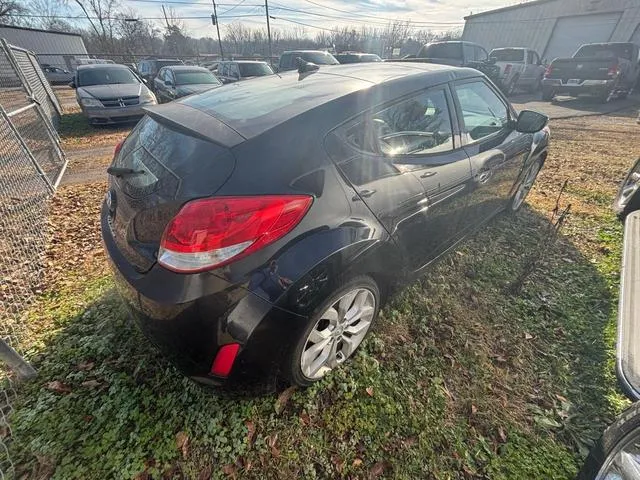 KMHTC6AD1DU132719 2013 2013 Hyundai Veloster 4