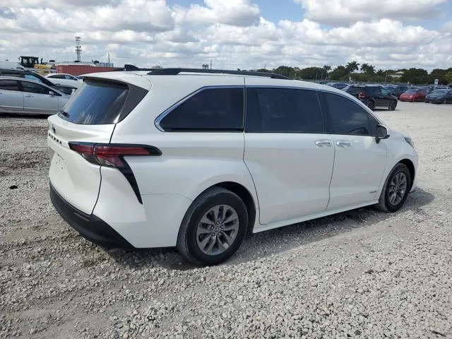 5TDYRKEC5MS062584 2021 2021 Toyota Sienna- Xle 3