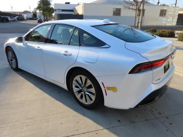 JTDAAAAA9NA003964 2022 2022 Toyota Mirai- LE 4