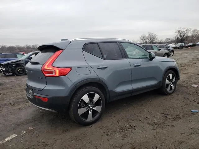 YV4162UK9M2446794 2021 2021 Volvo XC40- T5 Momentum 3