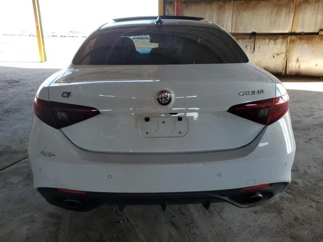 ZARFAEENXJ7572765 2018 2018 Alfa Romeo Giulia- Ti Q4 6