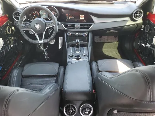 ZARFAECN0H7554532 2017 2017 Alfa Romeo Giulia- TI 8