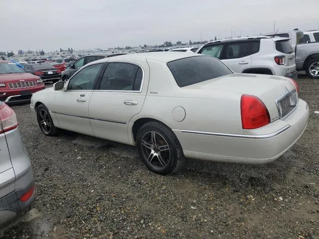 1LNHM81W07Y639558 2007 2007 Lincoln Town Car- Signature 2