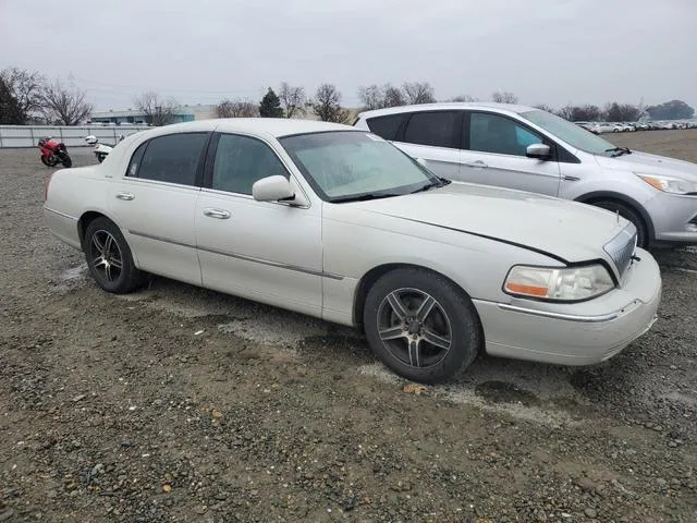 1LNHM81W07Y639558 2007 2007 Lincoln Town Car- Signature 4