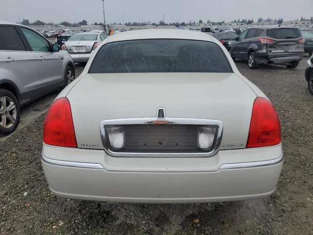 1LNHM81W07Y639558 2007 2007 Lincoln Town Car- Signature 6