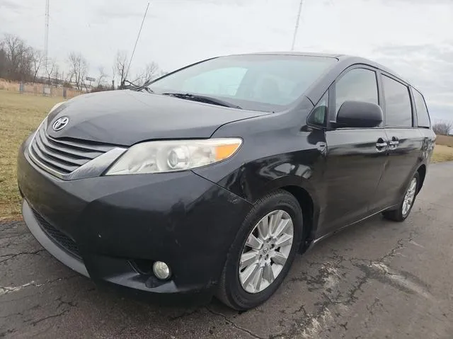 5TDDK3DC7DS064539 2013 2013 Toyota Sienna- Xle 2