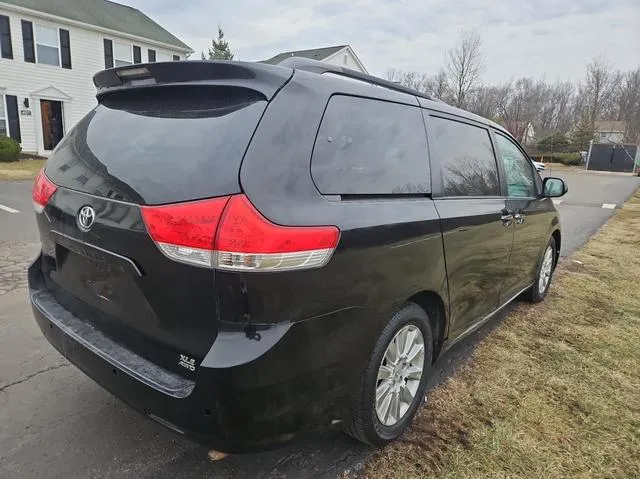 5TDDK3DC7DS064539 2013 2013 Toyota Sienna- Xle 4