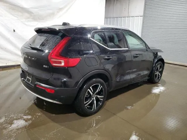 YV4L12UJ4S2467838 2025 2025 Volvo XC40- Core 3