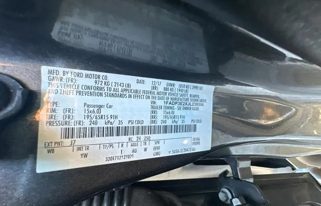 1FADP3E2XJL238596 2018 2018 Ford Focus- S 10