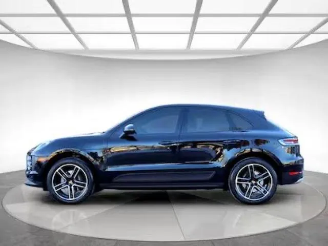 WP1AA2A57MLB01823 2021 2021 Porsche Macan 2