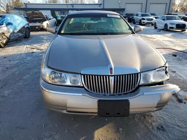 1LNHM82W82Y654087 2002 2002 Lincoln Town Car- Signature 5