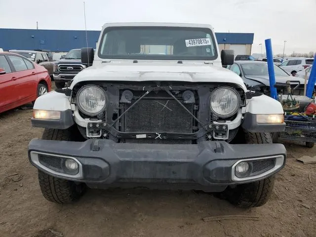 1C4HJXEG4JW215328 2018 2018 Jeep Wrangler- Sahara 5