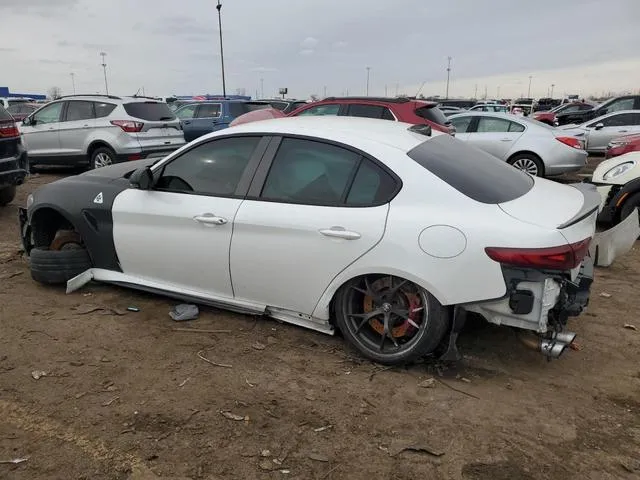 ZARFAEAV3H7560392 2017 2017 Alfa Romeo Giulia- Quadrifoglio 2