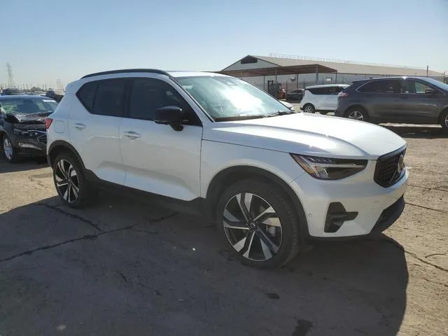 YV4L12UC8S2500874 2025 2025 Volvo XC40- Plus 4