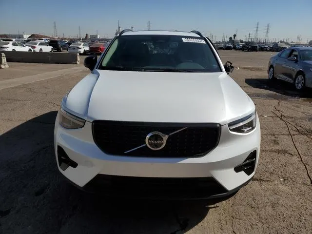 YV4L12UC8S2500874 2025 2025 Volvo XC40- Plus 5