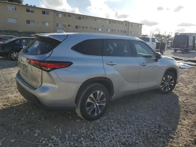 5TDGARAH1NS512875 2022 2022 Toyota Highlander- Hybrid Xle 3