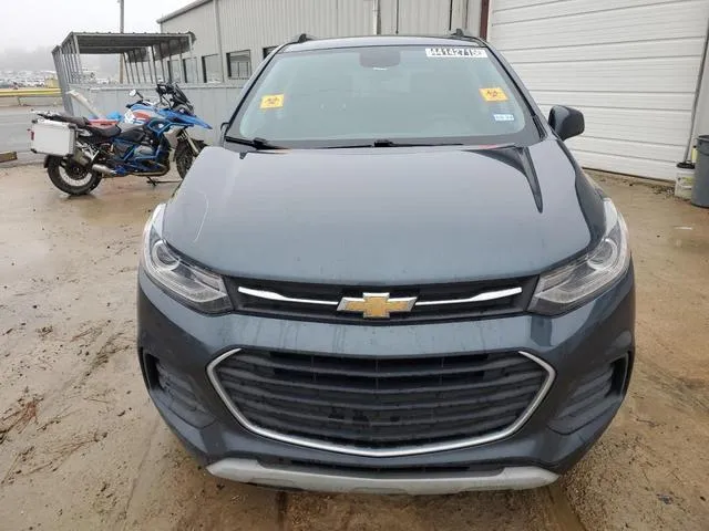 KL7CJLSM0MB372702 2021 2021 Chevrolet Trax- 1LT 5