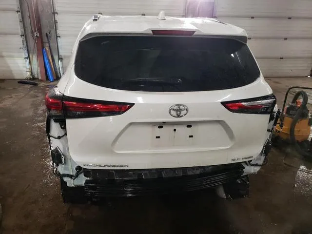 5TDGZRBH0MS547462 2021 2021 Toyota Highlander- Xle 6