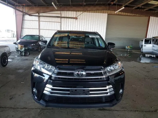 5TDDZRFH9KS977677 2019 2019 Toyota Highlander- Limited 5