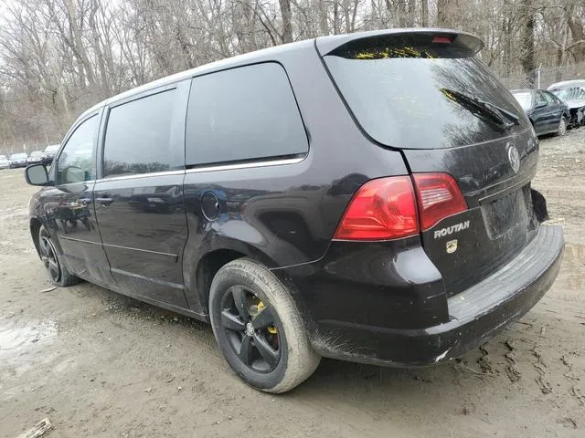 2V4RW5DX3AR333557 2010 2010 Volkswagen Routan- Sel 2