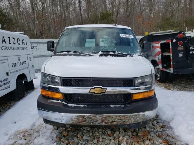 1GCZGHF78R1165839 2024 2024 Chevrolet Express 5