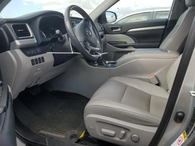 5TDKZRFH1KS572291 2019 2019 Toyota Highlander- SE 7