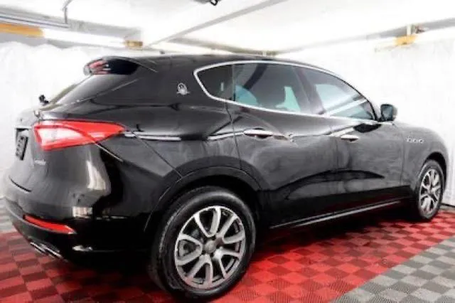 ZN661XUA0KX310421 2019 2019 Maserati Levante 4