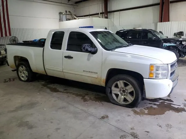 1GCRCREAXBZ107303 2011 2011 Chevrolet Silverado- C1500 Ls 4