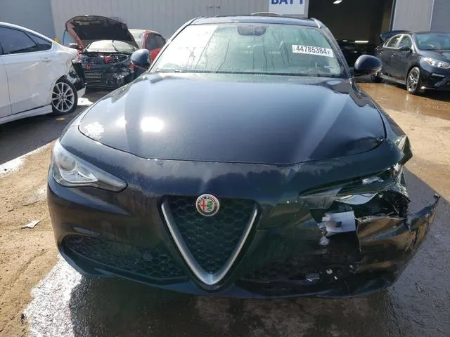 ZARFAEEN7J7576658 2018 2018 Alfa Romeo Giulia- Ti Q4 5