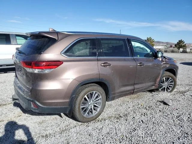 5TDJZRFH2HS431802 2017 2017 Toyota Highlander- SE 3